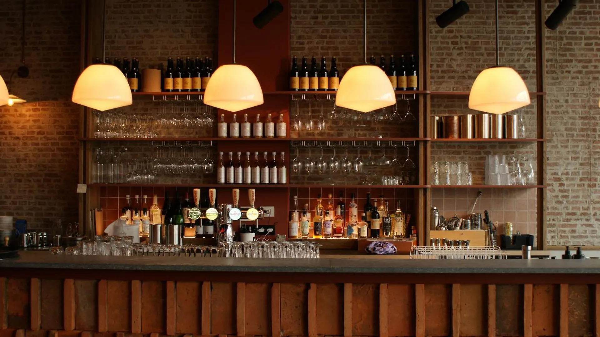 Conscious Hotel The Tire Station Amsterdam 3*,