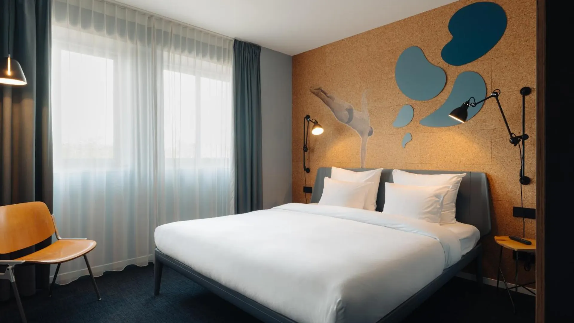 Conscious Hotel The Tire Station Amsterdam 3*,  Holland