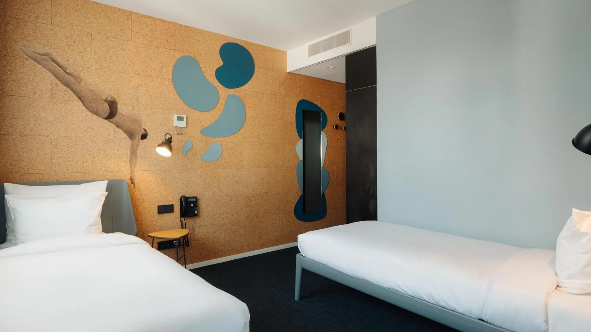Conscious Hotel The Tire Station Amsterdam